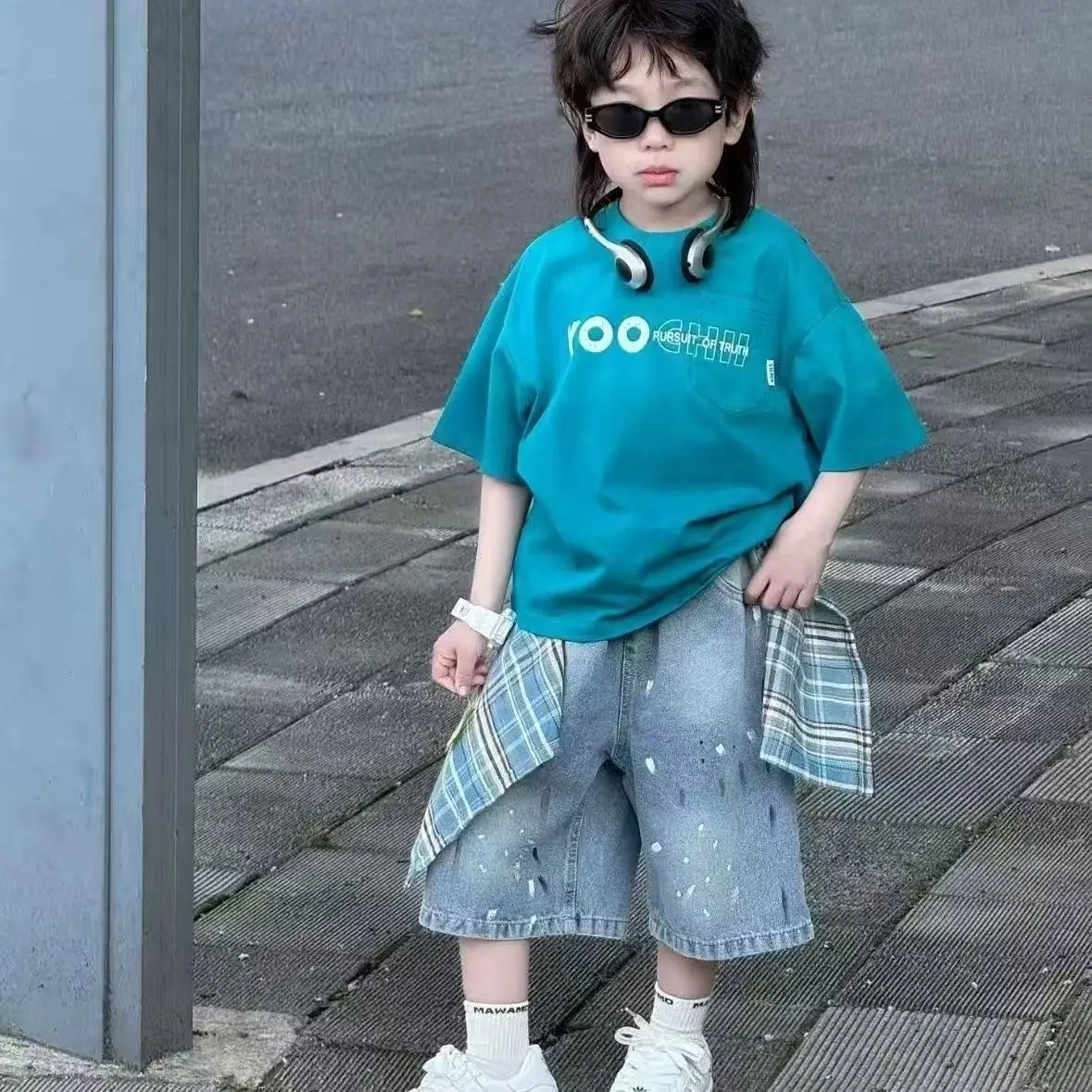 Boys Summer Set with Korean Letter Short Sleeves Checkered Butt Curtain Denim Shorts, Fashionable Versatile Two Piece Set
Boys Summer Set with Korean Letter Short Sleeves Checkered Butt Curtain Denim Shorts, Fashionable Versatile Two Piece Set