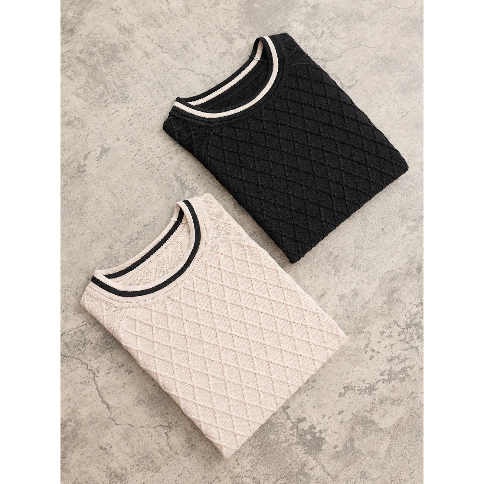 Summer New Three-Dimensional Plaid Short-Sleeved Knitted Sweater Top T-Shirt Female High Quality Casual
Summer New Three-Dimensional Plaid Short-Sleeved Knitted Sweater Top T-Shirt Female High Quality Casual