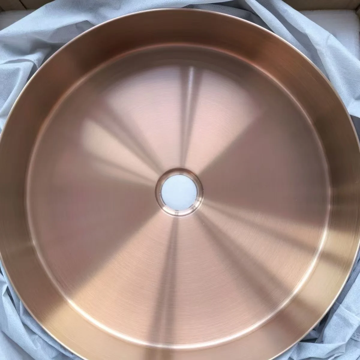 Rose gold washbasin, high-end and simple
Rose gold washbasin, high-end and simple