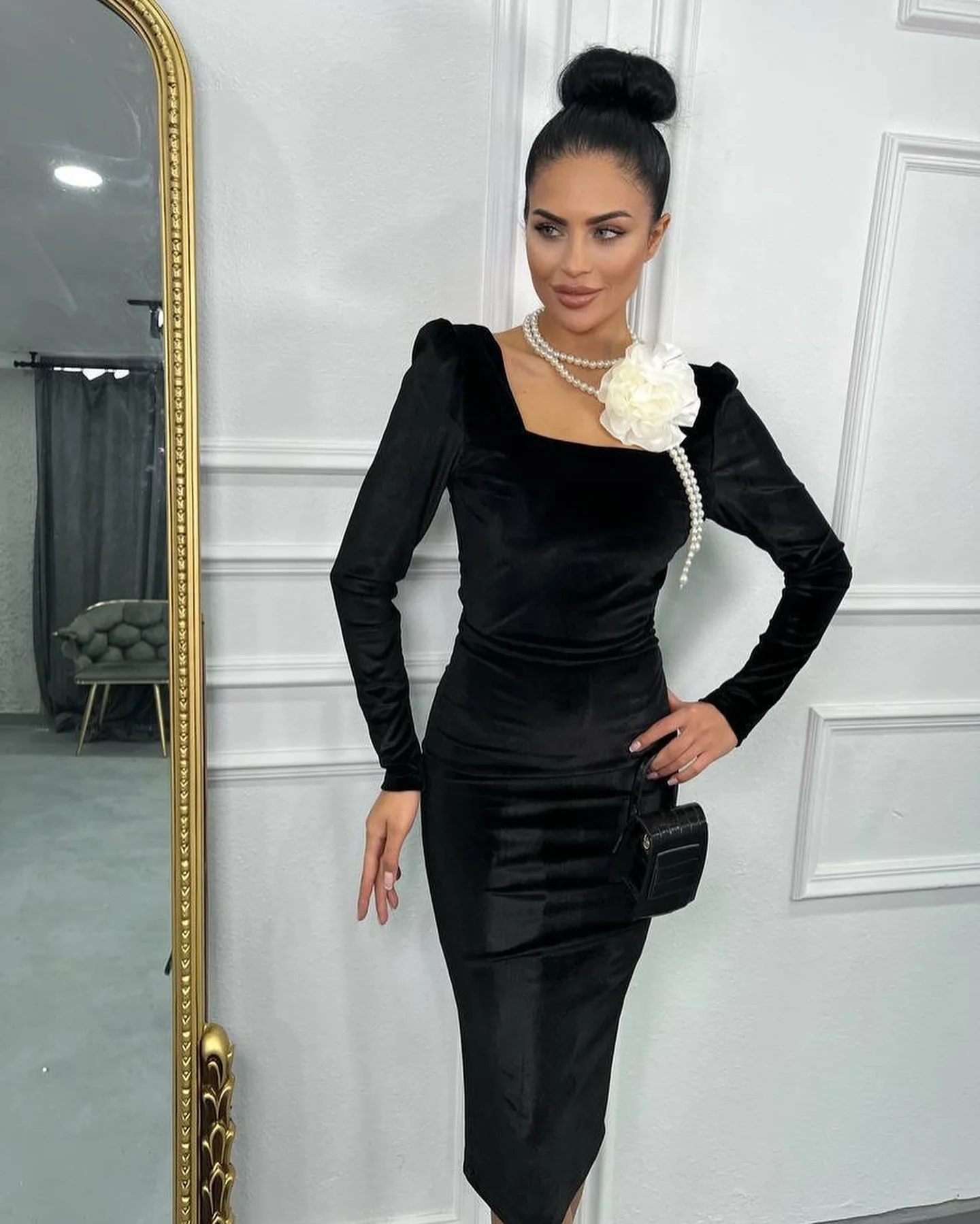 Customized Classic Square Collar Velvet Long Sleeves Evening Dresses Temperament Pleats Black Vestido De Festa Vestido De Noche
Customized Classic Square Collar Velvet Long Sleeves Evening Dresses Temperament Pleats Black Vestido De Festa Vestido De Noche