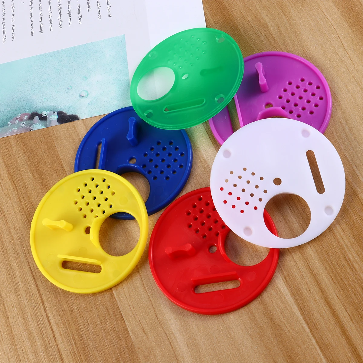 30pcs Beehive Nest Door Vents Round Entrance Gate Adjustable Hive Tool Beekeeping Plastic Nest Tools Garden Supplies
30pcs Beehive Nest Door Vents Round Entrance Gate Adjustable Hive Tool Beekeeping Plastic Nest Tools Garden Supplies