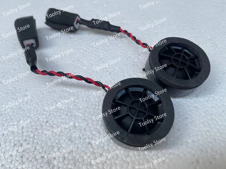 2 шт. Harman твитер 1,5-дюймовый автомобильный твитер 4 Ом 25 Вт неодимовый магнит усовершенствованный тканевый твитер с пленкой
2 шт. Harman твитер 1,5-дюймовый автомобильный твитер 4 Ом 25 Вт неодимовый магнит усовершенствованный тканевый твитер с пленкой