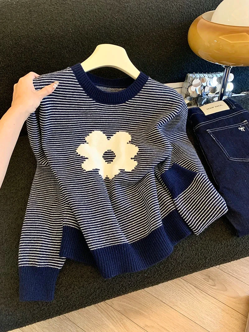 Свободный вязаный свитер в цветочную полоску, пуловер, женские осенне-зимние топы с длинными рукавами и круглым вырезом, элегантные винтажные модные женские джемперы
Свободный вязаный свитер в цветочную полоску, пуловер, женские осенне-зимние топы с длинными рукавами и круглым вырезом, элегантные винтажные модные женские джемперы