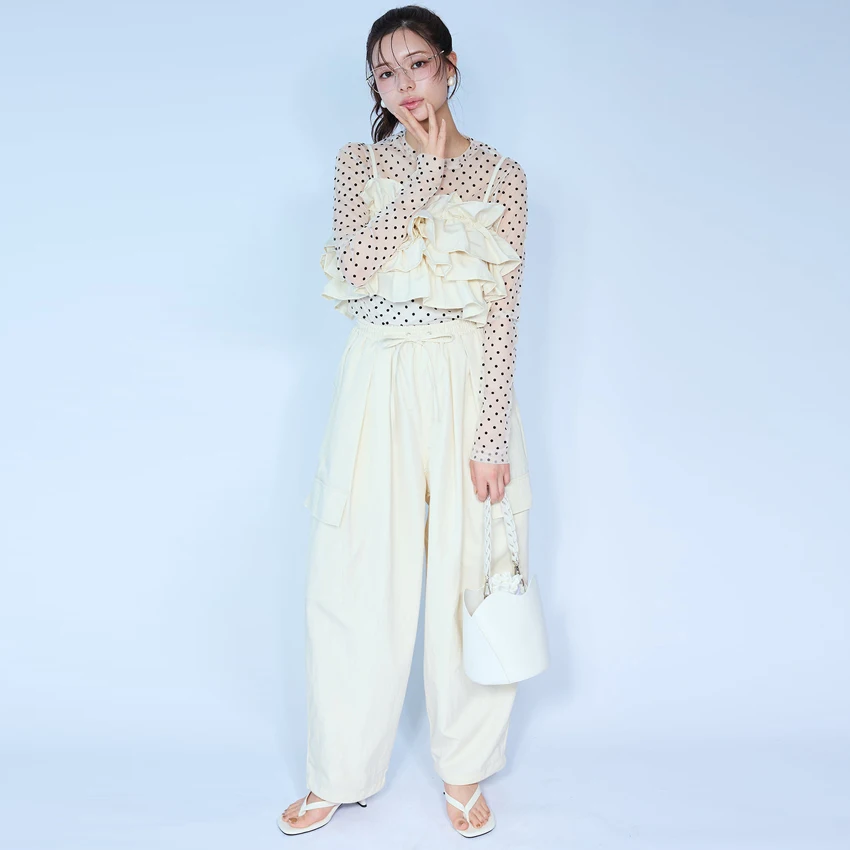 2026 New Chic Korean Style Dot Lace Crop Top with Ruffle Hem And Loose Long Pants Casual Summer Outfit Three Piece Set
2026 New Chic Korean Style Dot Lace Crop Top with Ruffle Hem And Loose Long Pants Casual Summer Outfit Three Piece Set
