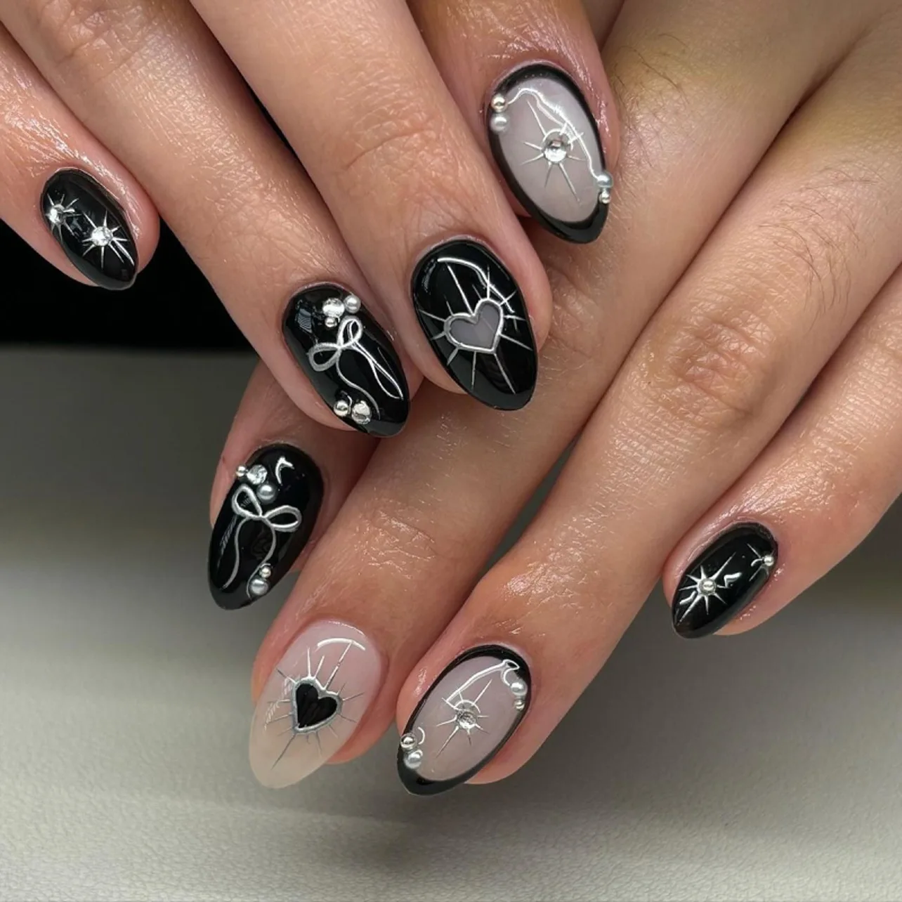 24pcs Heart Bow Press-On Nails Short Almond Black Fake Nail Y2K Full Coverage Nail Tips Removable Wearable Nail for Women&Girl
24pcs Heart Bow Press-On Nails Short Almond Black Fake Nail Y2K Full Coverage Nail Tips Removable Wearable Nail for Women&Girl