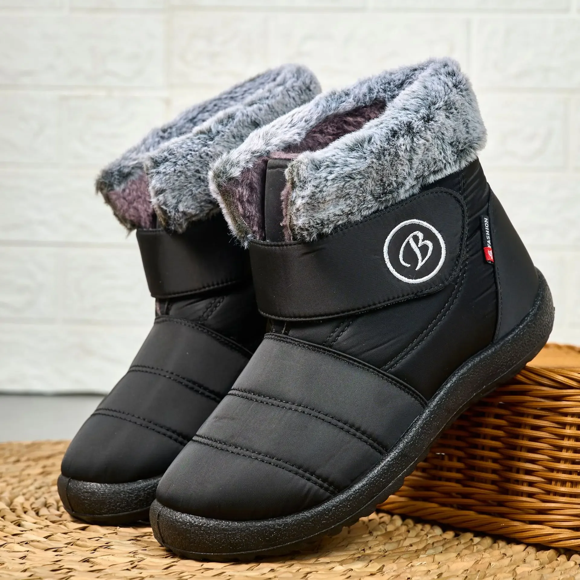 Women's 36-43 plus size wool warm cotton boots, flat casual cold resistant cotton shoes women's winter warm and waterproof shoes
Women's 36-43 plus size wool warm cotton boots, flat casual cold resistant cotton shoes women's winter warm and waterproof shoes