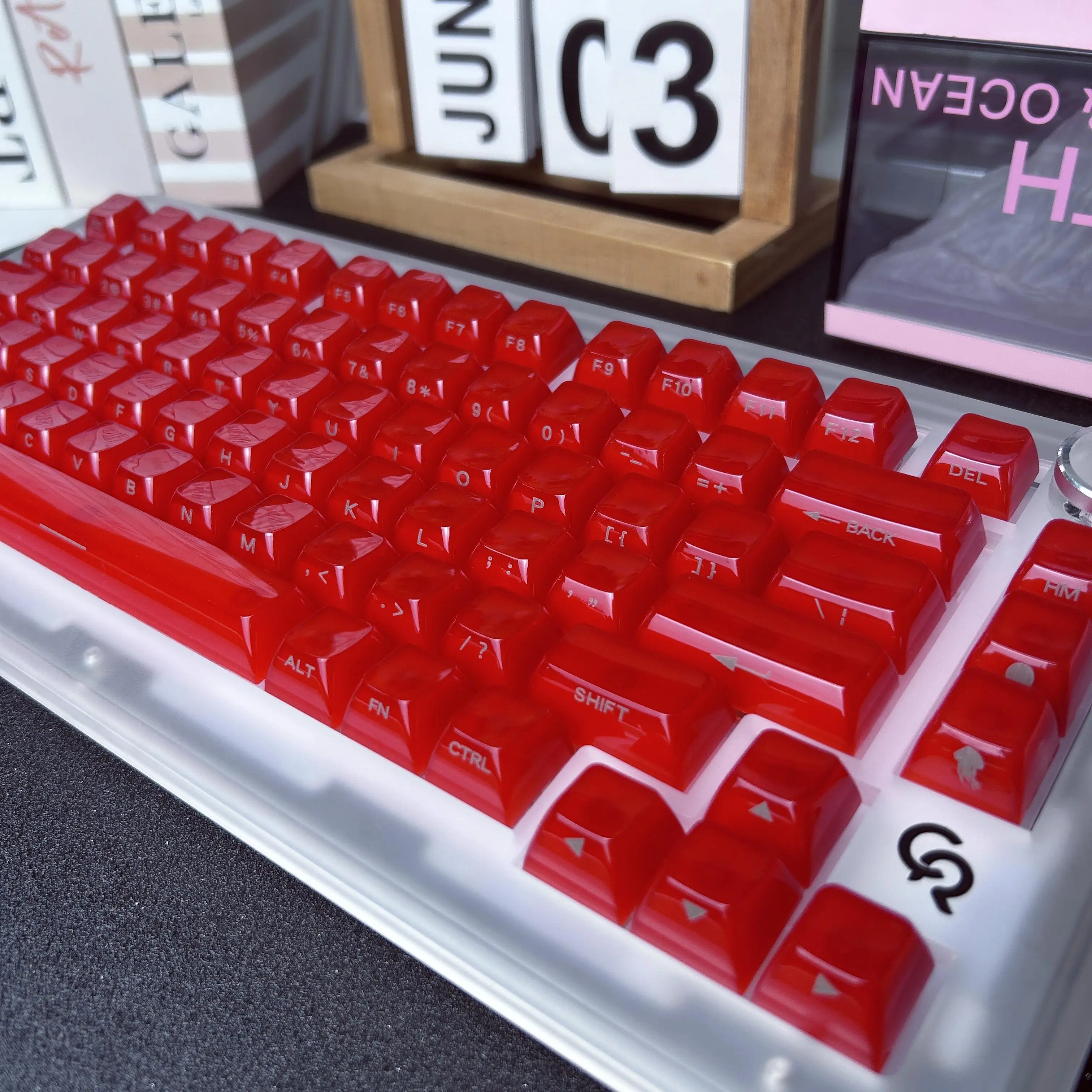 Набор колпачков для клавиш Red Ice Jade, профиль MDA, полупрозрачные желейные колпачки для клавиш с боковой гравировкой, материал ПК, прозрачные колпачки для механической клавиатуры
Набор колпачков для клавиш Red Ice Jade, профиль MDA, полупрозрачные желейные колпачки для клавиш с боковой гравировкой, материал ПК, прозрачные колпачки для механической клавиатуры