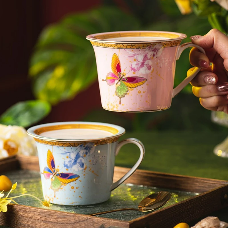 Керамические кружки, кофейная чашка-бабочка с крышкой, бытовая офисная кружка для завтрака, молока, чашка для воды, изысканная чашка для послеобеденного чая, подарочная коробка
Керамические кружки, кофейная чашка-бабочка с крышкой, бытовая офисная кружка для завтрака, молока, чашка для воды, изысканная чашка для послеобеденного чая, подарочная коробка