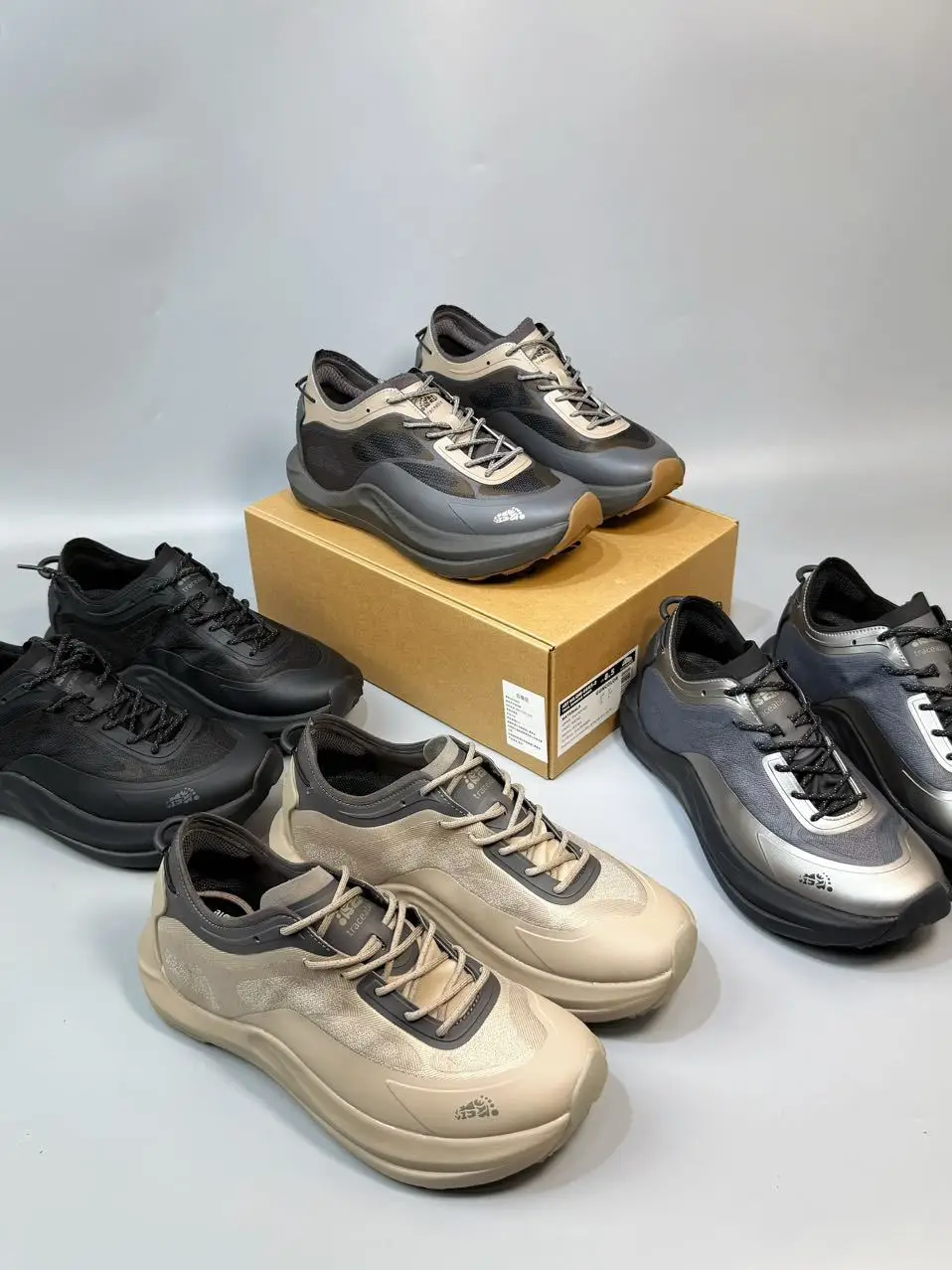 Men's Trail Running Shoes Outdoor Sports Casual Footwear Comfortable and Versatile Unisex Trail Running Shoes
Men's Trail Running Shoes Outdoor Sports Casual Footwear Comfortable and Versatile Unisex Trail Running Shoes