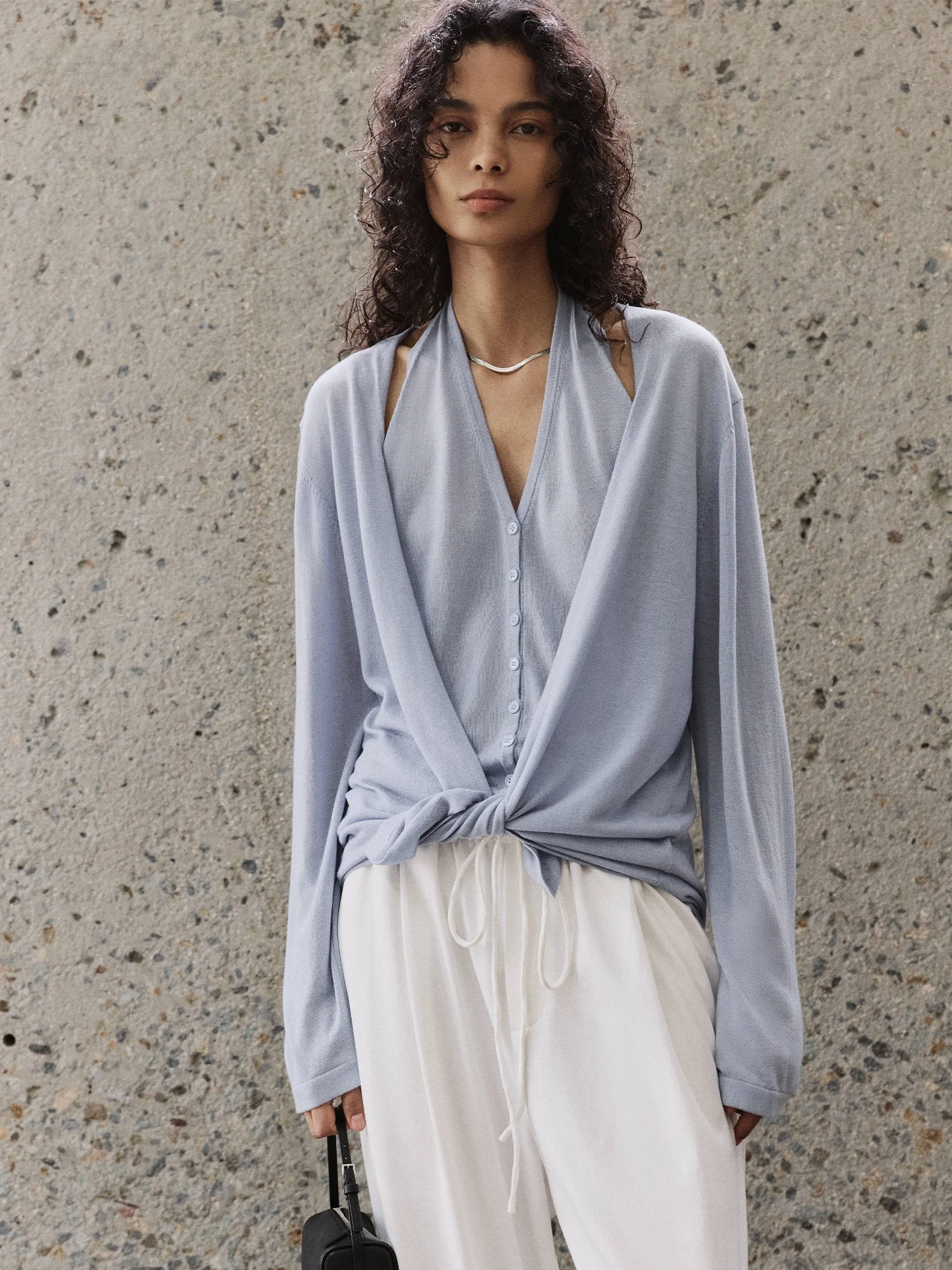 ENAGOSTO Heavyweight Wool Knitted V-Neck Cardigan And Vest Set Lightweight Transparent Casual Loose Fit Women's Fashion
ENAGOSTO Heavyweight Wool Knitted V-Neck Cardigan And Vest Set Lightweight Transparent Casual Loose Fit Women's Fashion