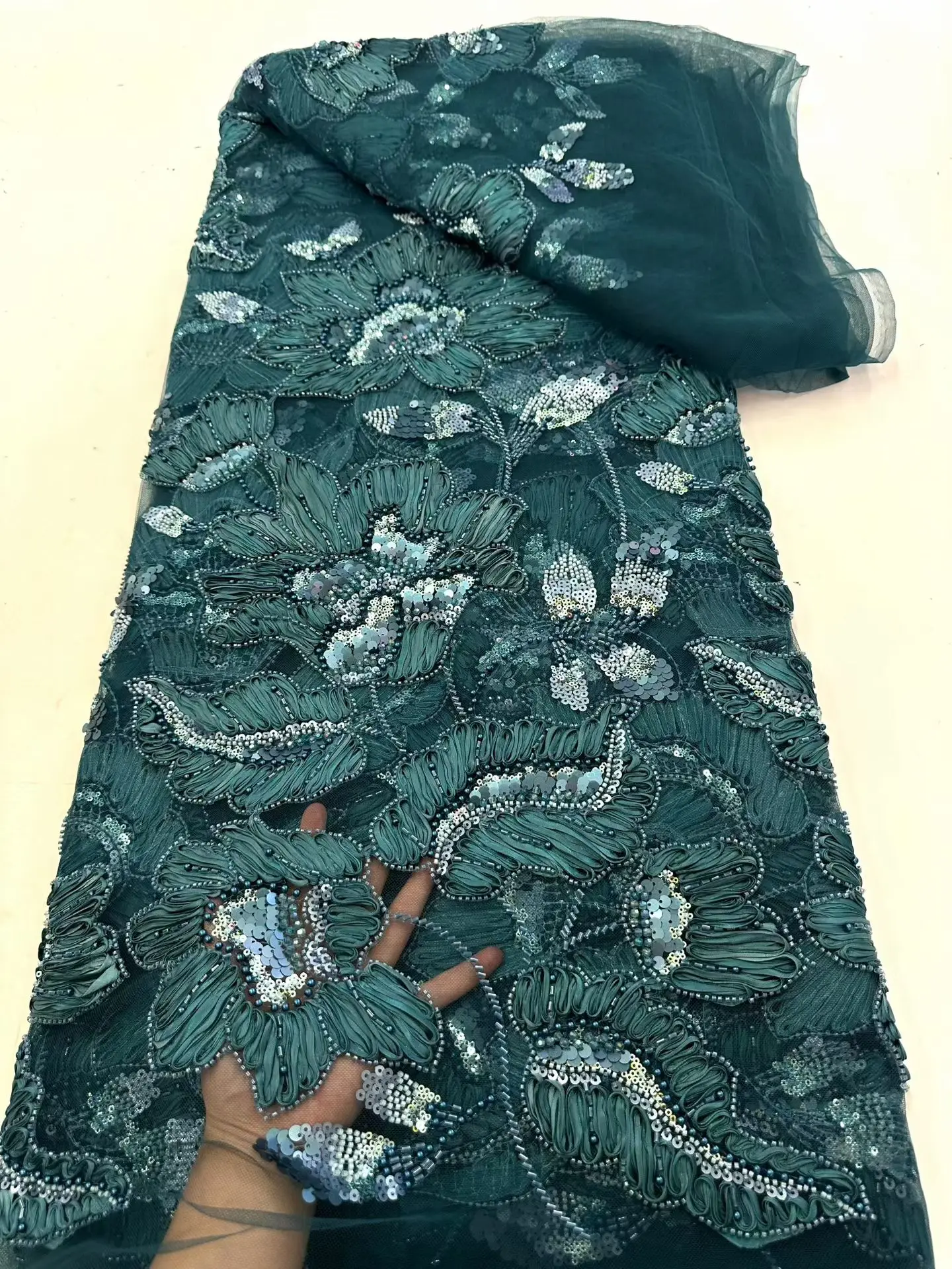African Lace Fabric 2026 Sequins Beaded Embroidery Groom Nigerian High Quality French Tulle Lace Fabric for Wedding Dress XC6485
African Lace Fabric 2026 Sequins Beaded Embroidery Groom Nigerian High Quality French Tulle Lace Fabric for Wedding Dress XC6485