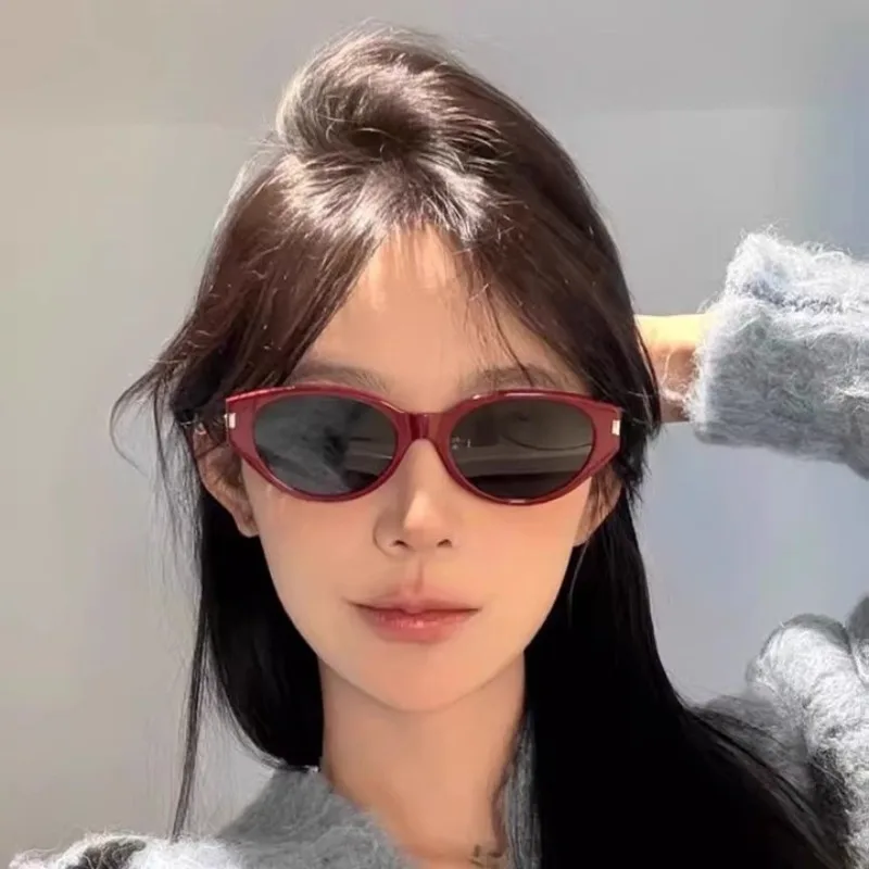 New Fashion Retro Cat-Eye Sunglasses for Women Outdoor Street Photography UV Protection Eyewear UV400 Classic Driving Shades
New Fashion Retro Cat-Eye Sunglasses for Women Outdoor Street Photography UV Protection Eyewear UV400 Classic Driving Shades