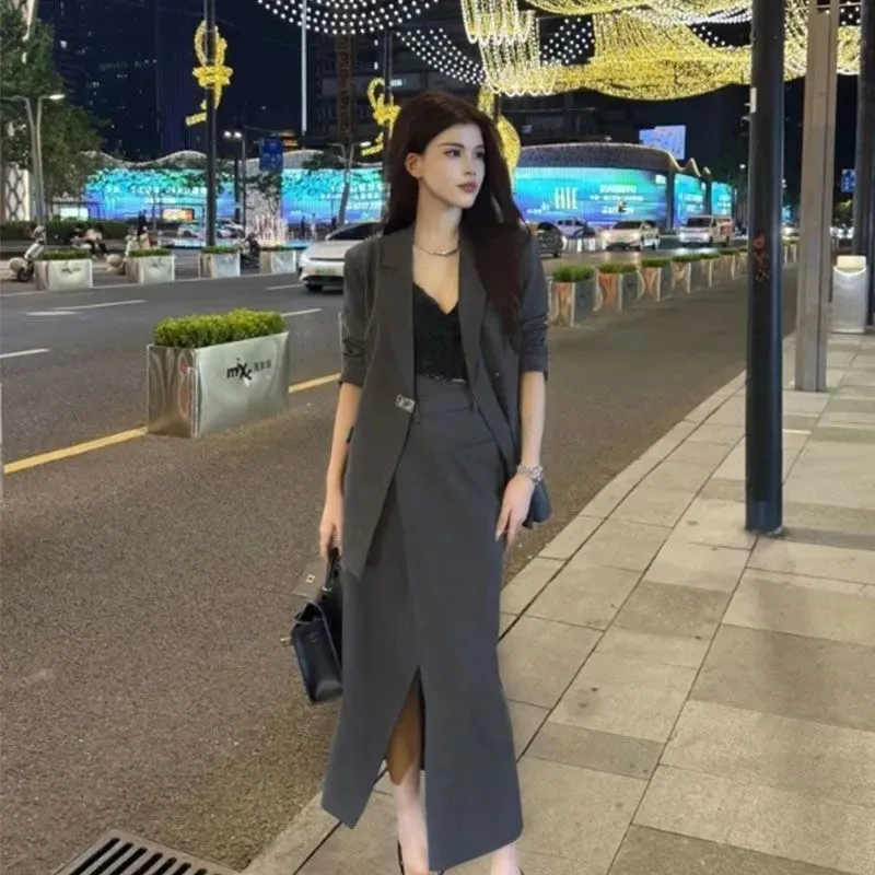 Women Blazer Matching Split Midi Skirt Two Piece Set For Formal Daily Street Outfit
Women Blazer Matching Split Midi Skirt Two Piece Set For Formal Daily Street Outfit