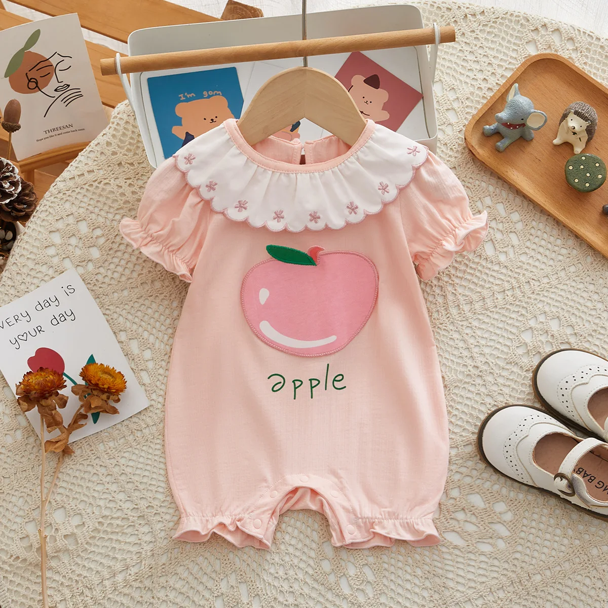 Baby Summer Clothing Embroidered Big Apple Bodysuit Summer Clothing Newborn Wear
Baby Summer Clothing Embroidered Big Apple Bodysuit Summer Clothing Newborn Wear