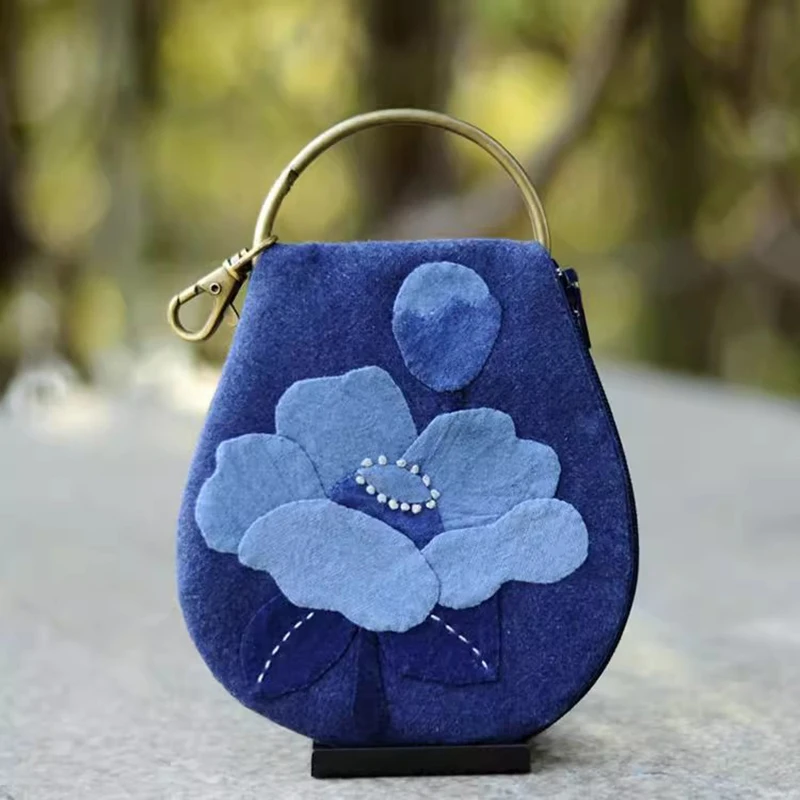 Chinese Style Keychain Holder DIY Kit, Blue Tone Patchwork Sewing Craft Supplies for Beginners
Chinese Style Keychain Holder DIY Kit, Blue Tone Patchwork Sewing Craft Supplies for Beginners