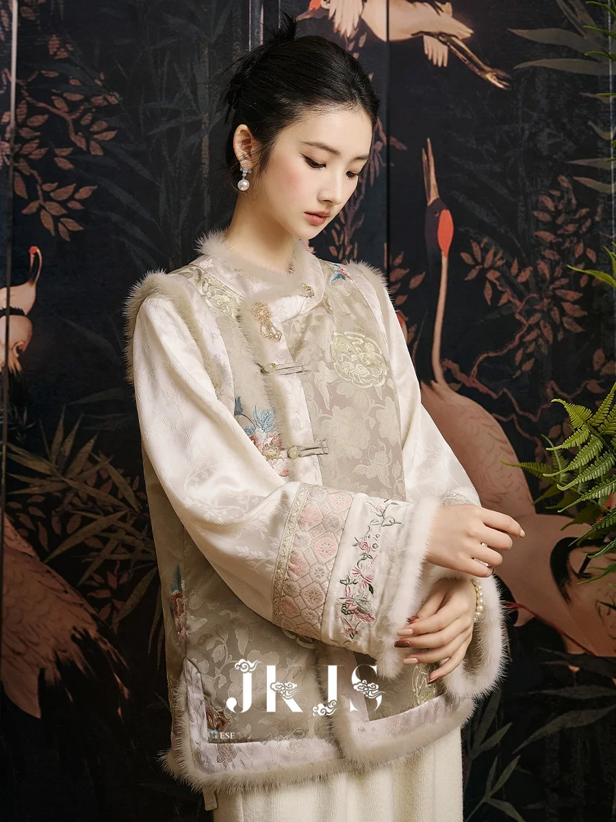 Женский жилет JKJS Mountain Moon Poem Water Vole с вышивкой и мехом, новинка 202, осенне-зимний хлопковый жилет-джат, оригинальный дизайн
Женский жилет JKJS Mountain Moon Poem Water Vole с вышивкой и мехом, новинка 202, осенне-зимний хлопковый жилет-джат, оригинальный дизайн