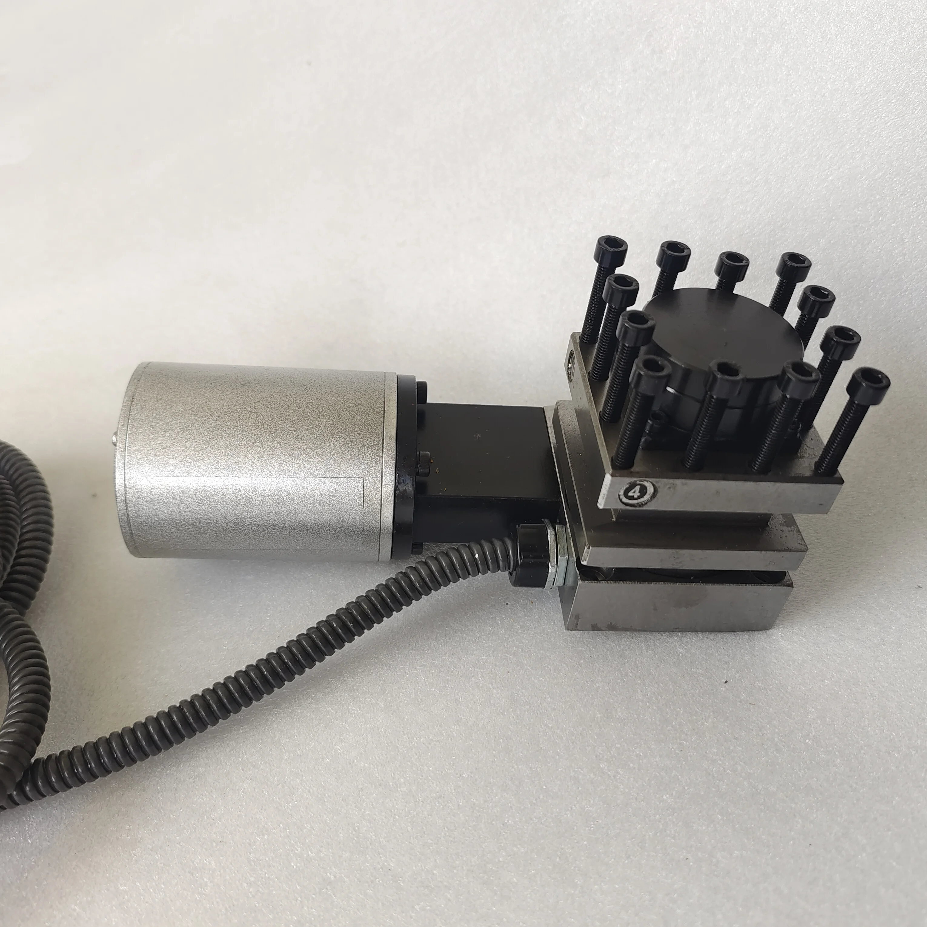 LD4 Series CNC Quick Change Tool Electric Turret 4 Station Turning Tool Vertical Turret
LD4 Series CNC Quick Change Tool Electric Turret 4 Station Turning Tool Vertical Turret