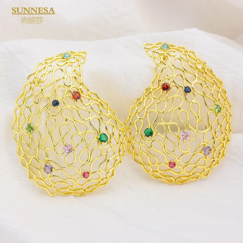 Fashion Hollow Copper Plated Earrings Dubai Jewelry for Women Crystal Zircon Big Clip Earrings African Wedding Party Gift
Fashion Hollow Copper Plated Earrings Dubai Jewelry for Women Crystal Zircon Big Clip Earrings African Wedding Party Gift