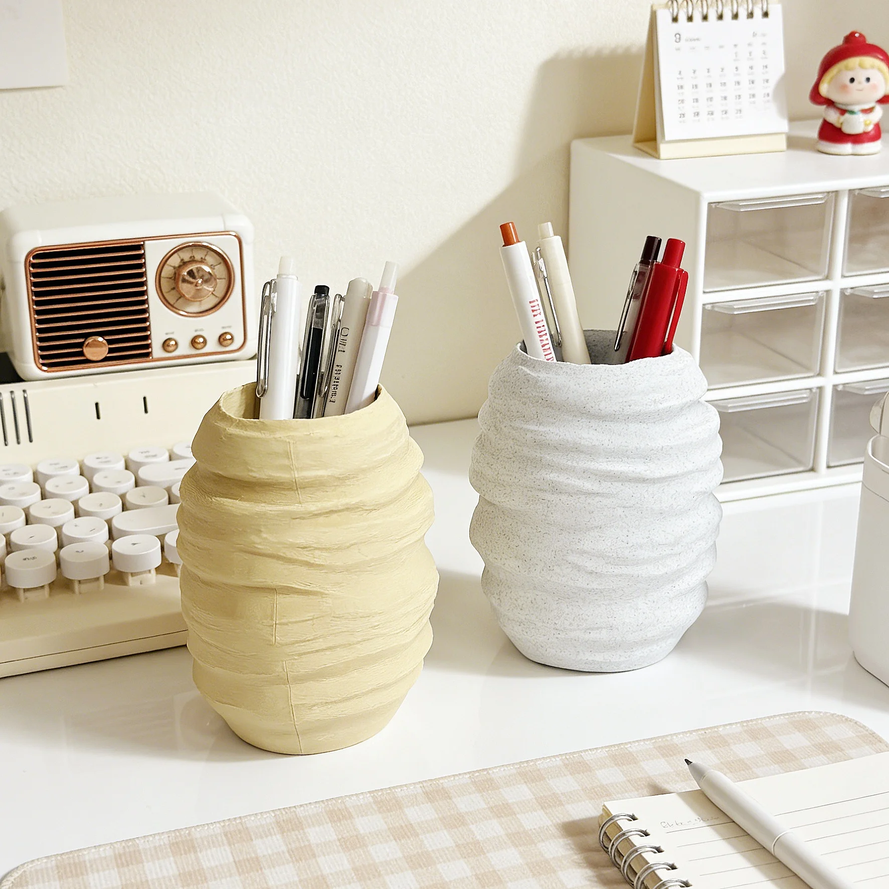 Wavy Textured Pen Holder, Minimalist Desktop Organizer, Creative Stationery Storage Cup for Office, School and Home Desk Supplie
Wavy Textured Pen Holder, Minimalist Desktop Organizer, Creative Stationery Storage Cup for Office, School and Home Desk Supplie