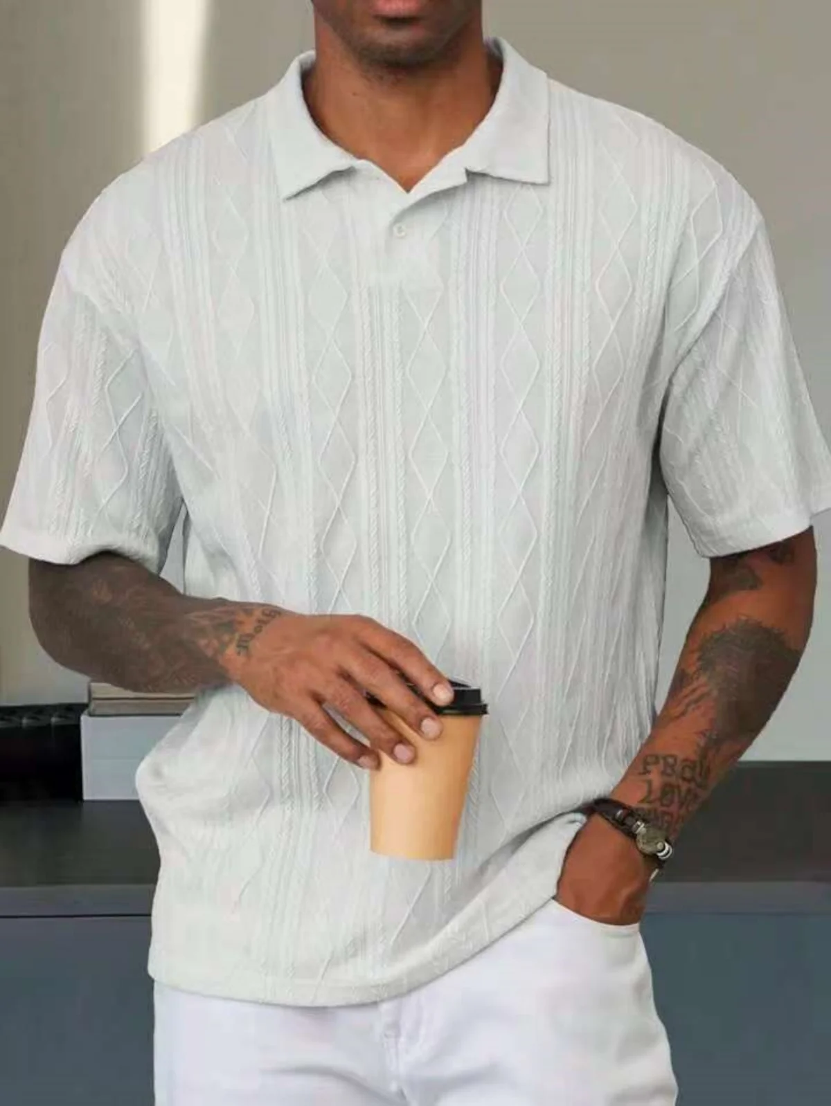 2025 retro loose-textured knitted short-sleeved polo shirt for men in summer with a lapel and solid color breathable top
2025 retro loose-textured knitted short-sleeved polo shirt for men in summer with a lapel and solid color breathable top