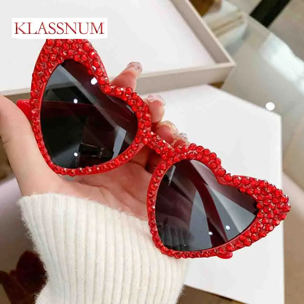 KLASSNUM Women Luxury Pearl Heart Shaped Diamonds Sunglasses Brand Trends Punk SunGlasses Female Fashion Rhinestone Shades UV400
KLASSNUM Women Luxury Pearl Heart Shaped Diamonds Sunglasses Brand Trends Punk SunGlasses Female Fashion Rhinestone Shades UV400