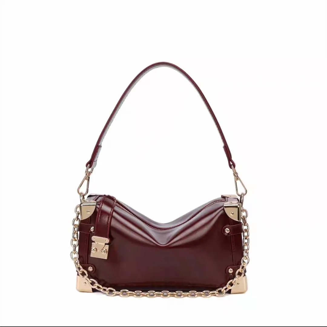 Women's Shoulder Bag In Classic Design Luxury Brand Famous Designer Leather Crossbody Elegant Practical
Women's Shoulder Bag In Classic Design Luxury Brand Famous Designer Leather Crossbody Elegant Practical