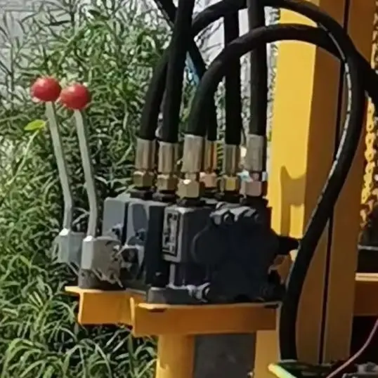 Индивидуальный станок для бурения водяных скважин max180m, дизель, буровая установка для скважин, буровая установка для водяных скважин, машины для бурения скважин на шахте глубоких скважин 
Индивидуальный станок для бурения водяных скважин max180m, дизель, буровая установка для скважин, буровая установка для водяных скважин, машины для бурения скважин на шахте глубоких скважин