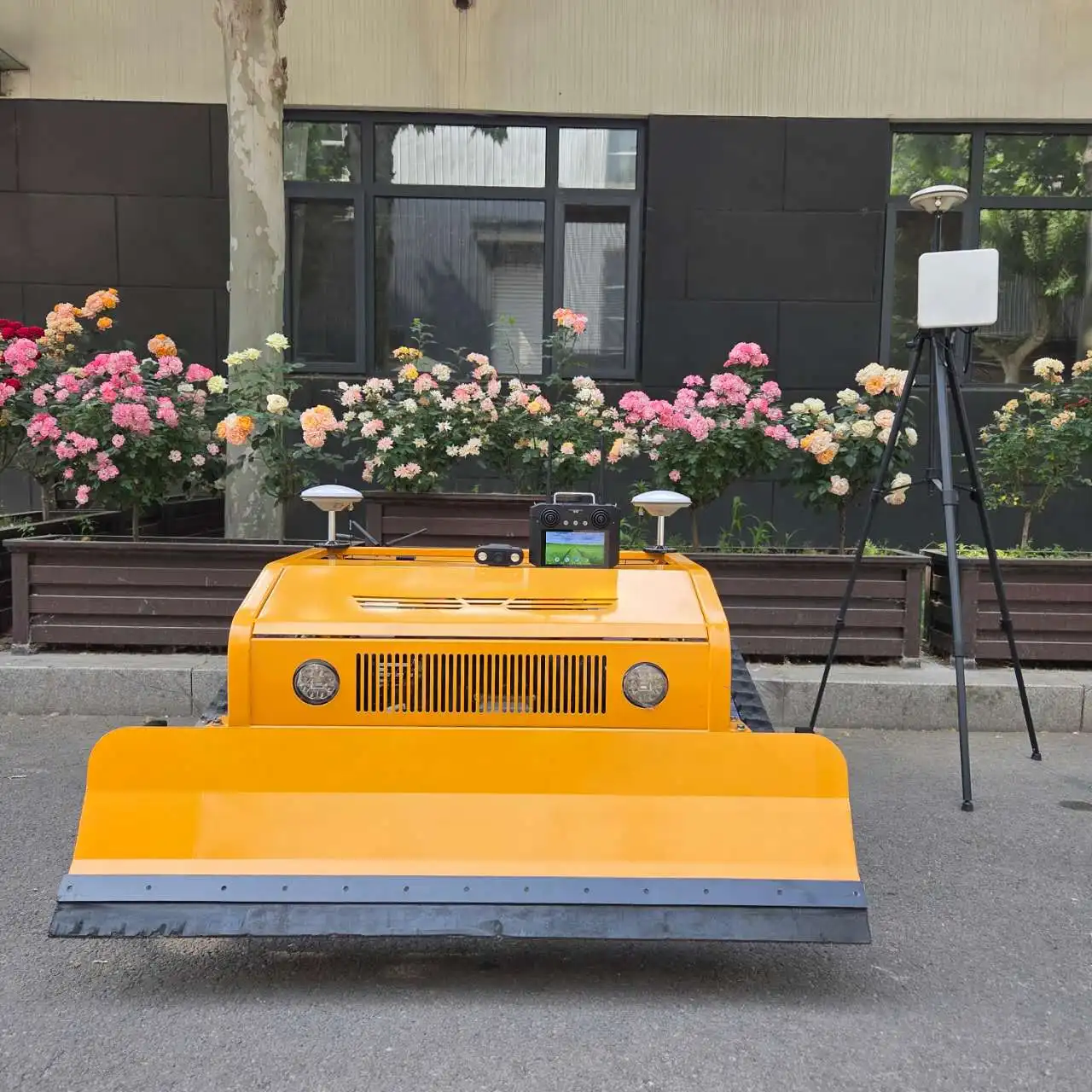 GPS+RTK System | 3,800 m²/h Coverage | Zero-Turn Tracked | Wireless Smart Remote-Controlled Landscaping Mower | 4-Stroke Engine
GPS+RTK System | 3,800 m²/h Coverage | Zero-Turn Tracked | Wireless Smart Remote-Controlled Landscaping Mower | 4-Stroke Engine