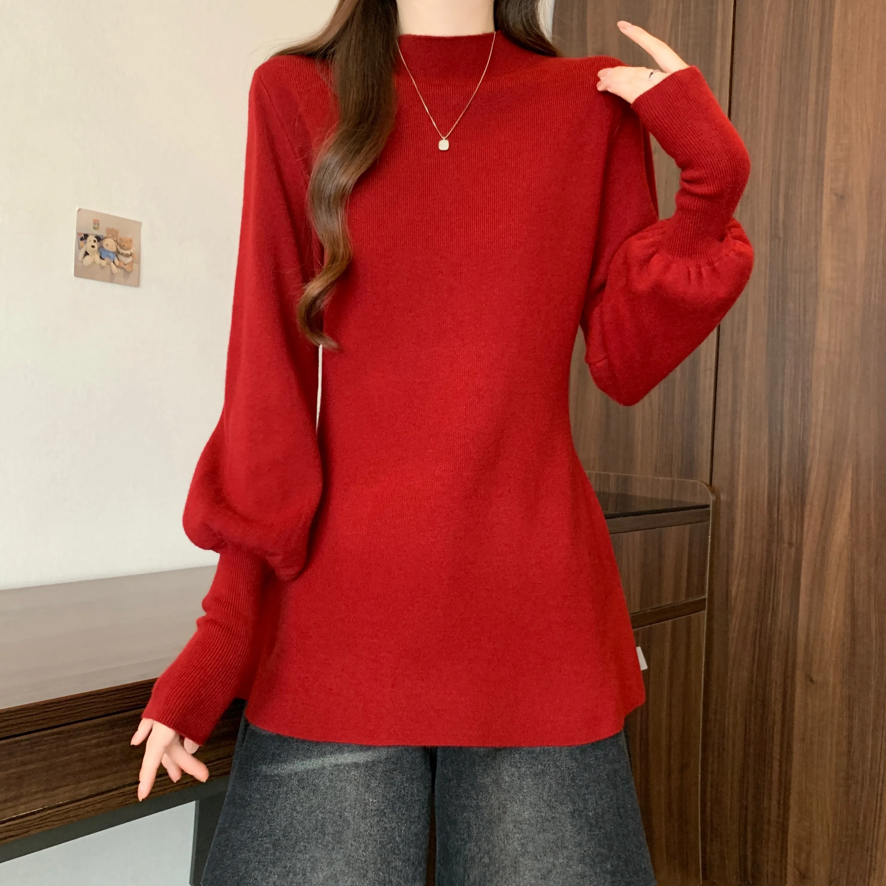 Женский свитер больших размеров с высоким воротником и длинными рукавами, осенне-зимняя новинка, верхняя одежда, утягивающий трикотаж средней длины
Женский свитер больших размеров с высоким воротником и длинными рукавами, осенне-зимняя новинка, верхняя одежда, утягивающий трикотаж средней длины