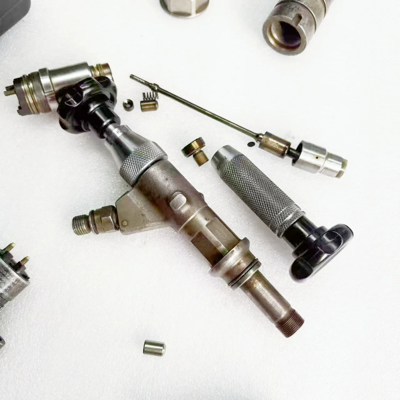 For Cummins Scania XPI ISG CRIN Injector Solenoid Removal Nozzle Disassembly Stroke Seat Face Grinding Repair Hand Tool Kit
For Cummins Scania XPI ISG CRIN Injector Solenoid Removal Nozzle Disassembly Stroke Seat Face Grinding Repair Hand Tool Kit