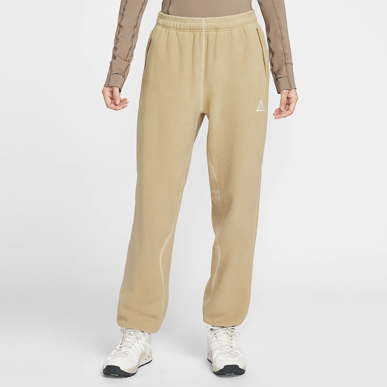 Оригинальные женские флисовые спортивные зауженные брюки Nike Wolf Tree HJ0242-297
Оригинальные женские флисовые спортивные зауженные брюки Nike Wolf Tree HJ0242-297