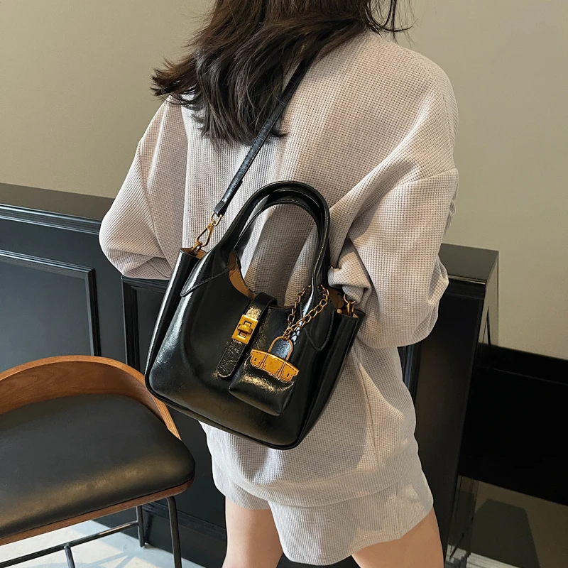 Luxury Brand Ladies Crossbody Bag Vintage Style Leather Shoulder Handbag For Women Fashionable Everyday Use
Luxury Brand Ladies Crossbody Bag Vintage Style Leather Shoulder Handbag For Women Fashionable Everyday Use