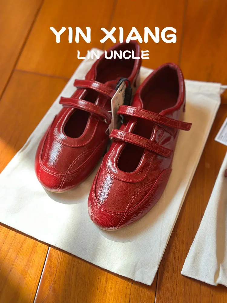 Red Leather Mary Jane Ballet Flats Women's Casual Magic Tape Single Shoes Retro Style round Toe Low Heel Rubber Outsole
Red Leather Mary Jane Ballet Flats Women's Casual Magic Tape Single Shoes Retro Style round Toe Low Heel Rubber Outsole