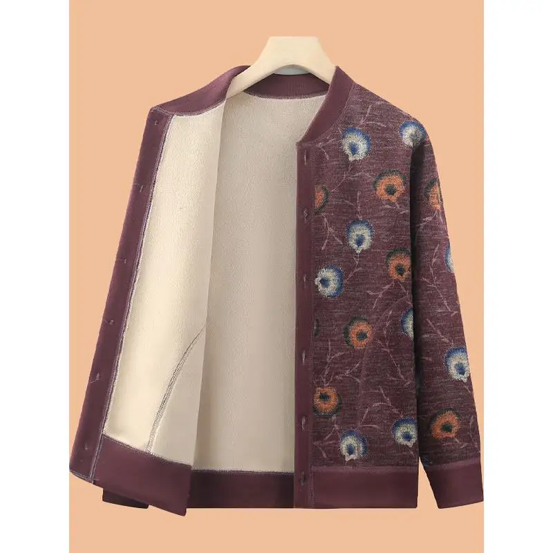 Модный вязаный кардиган с воротником-стойкой на флисовой подкладке, теплая внутренняя одежда для женщин среднего и старшего возраста, осенне-зимний сезон
Модный вязаный кардиган с воротником-стойкой на флисовой подкладке, теплая внутренняя одежда для женщин среднего и старшего возраста, осенне-зимний сезон