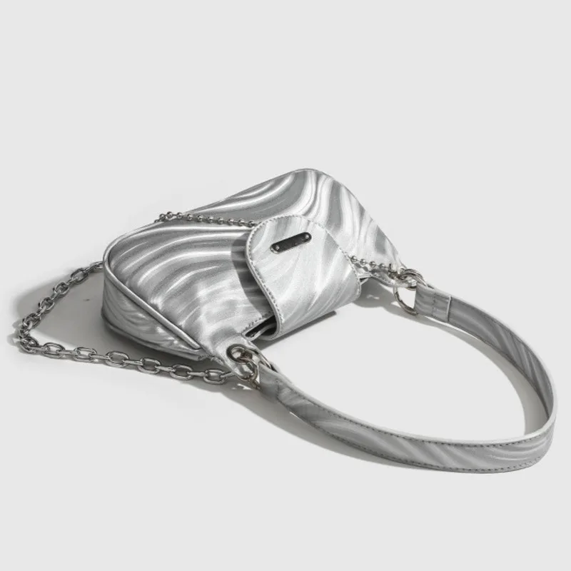 Crossbody Bag 2024 New Spicy Girl Silk Smooth Black Silver Paired with Crossbody Chain Cool and Popular Small Women's Bag
Crossbody Bag 2024 New Spicy Girl Silk Smooth Black Silver Paired with Crossbody Chain Cool and Popular Small Women's Bag