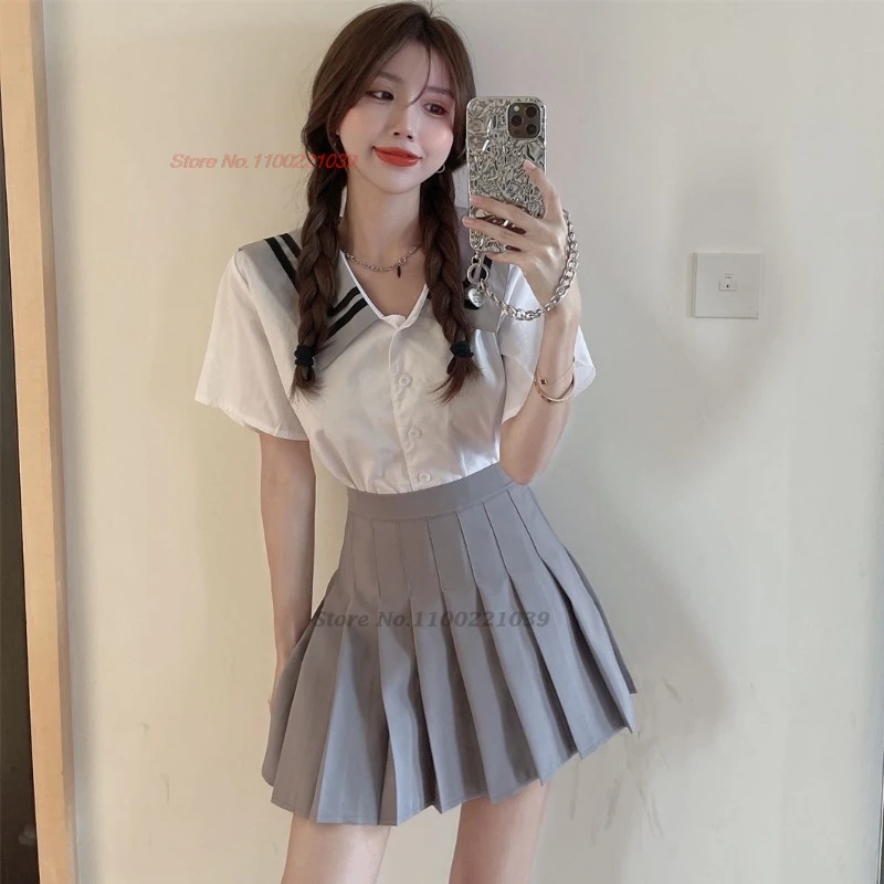 2024 short sleeve japanese school uniform girl sailor blouse pleated skirt uniform college style school daily two-piece jk set
2024 short sleeve japanese school uniform girl sailor blouse pleated skirt uniform college style school daily two-piece jk set