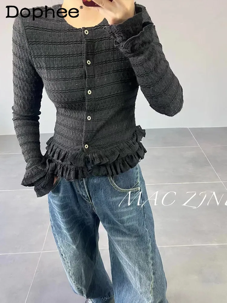 Новая модель 2026 года: Вязаный кардиган с рюшами и рукавами-колокол для женщин, черный, универсальный дизайн, ранняя весна
Новая модель 2026 года: Вязаный кардиган с рюшами и рукавами-колокол для женщин, черный, универсальный дизайн, ранняя весна