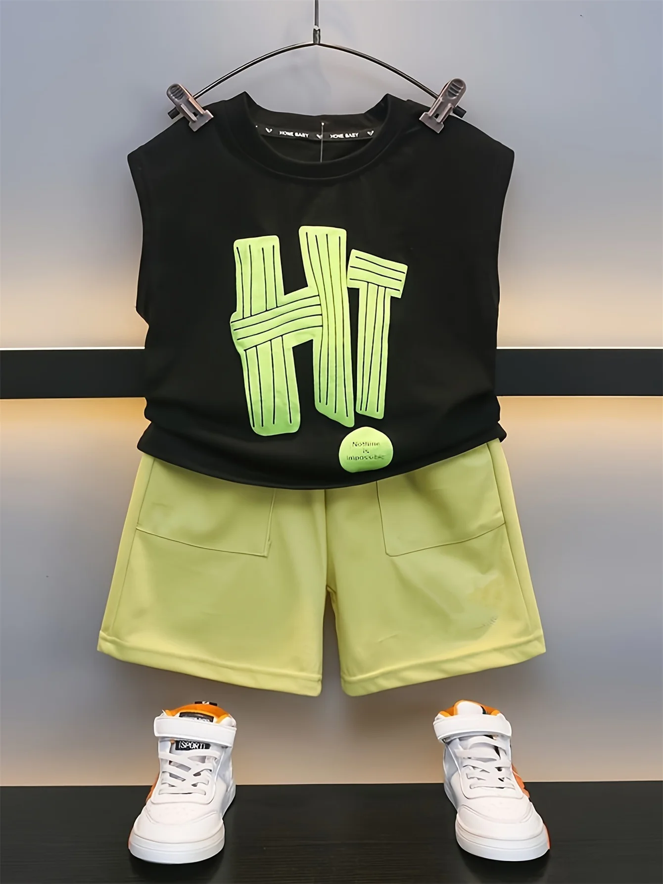Summer Boys' New Fashionable and Casual H-Letter Sleeveless Top, Boys' Baby Shorts Set
Summer Boys' New Fashionable and Casual H-Letter Sleeveless Top, Boys' Baby Shorts Set