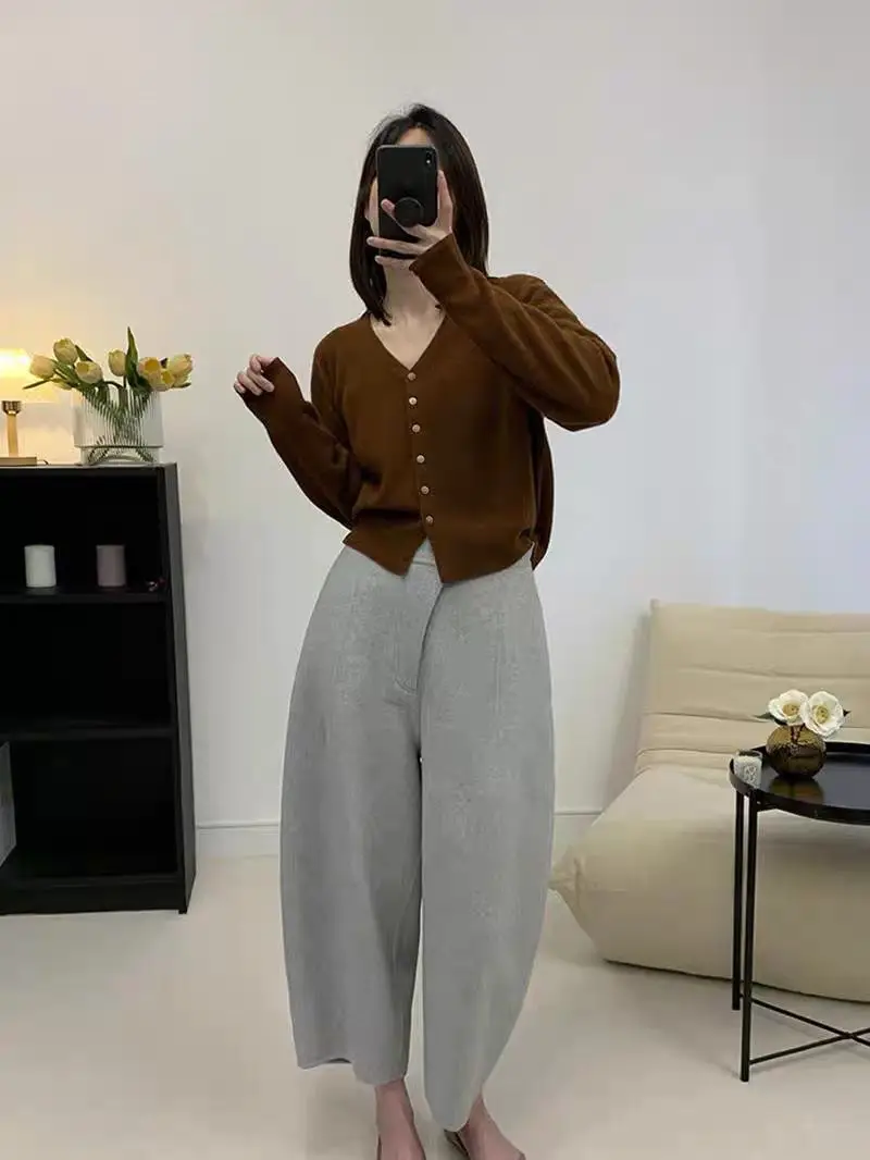 High End Wide Leg Nine Inch Casual Pants Winter New Style Woolen Fashionable Straight Leg Harem Grandma Pants
High End Wide Leg Nine Inch Casual Pants Winter New Style Woolen Fashionable Straight Leg Harem Grandma Pants