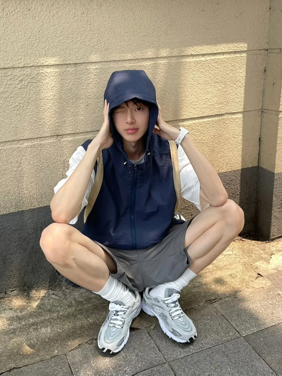 Casual Japanese Style Hooded Vest Men's Spring Summer Autumn Thin Outdoor Workwear Loose Sleeveless Shoulder Pad Jacket
Casual Japanese Style Hooded Vest Men's Spring Summer Autumn Thin Outdoor Workwear Loose Sleeveless Shoulder Pad Jacket