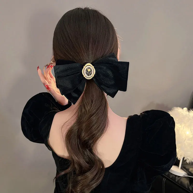 Velvet Flower Bow Women's Hair Clip Korean Imitation Pearl Luxury Hot Girl Style Party Gift Side Clip Women's Hair Accessories
Velvet Flower Bow Women's Hair Clip Korean Imitation Pearl Luxury Hot Girl Style Party Gift Side Clip Women's Hair Accessories