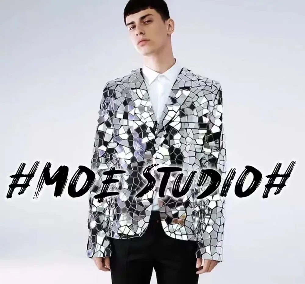 Новый индивидуальный костюм-пиджак с зеркальными стразами для мужчин и женщин, блестящий наряд для выступлений в ночных клубах и барах, для певцов yj042
Новый индивидуальный костюм-пиджак с зеркальными стразами для мужчин и женщин, блестящий наряд для выступлений в ночных клубах и барах, для певцов yj042