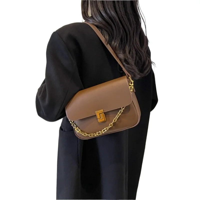 French niche 2025 new genuine leather tofu bag women simple shoulder strap small square bag women's carry bags
French niche 2025 new genuine leather tofu bag women simple shoulder strap small square bag women's carry bags