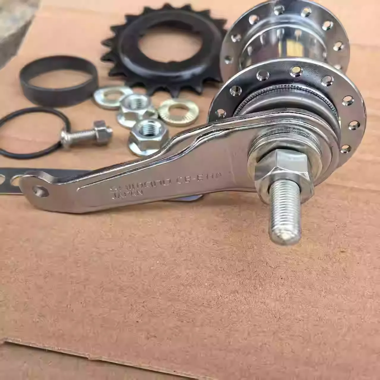 Комплект для велосипеда Shimano CB-E110: задняя ступица SS, серебристая, 28H, 110 мм, 18T, для круизера, с комплектом для регулировки (158 мм, 109 мм)
Комплект для велосипеда Shimano CB-E110: задняя ступица SS, серебристая, 28H, 110 мм, 18T, для круизера, с комплектом для регулировки (158 мм, 109 мм)