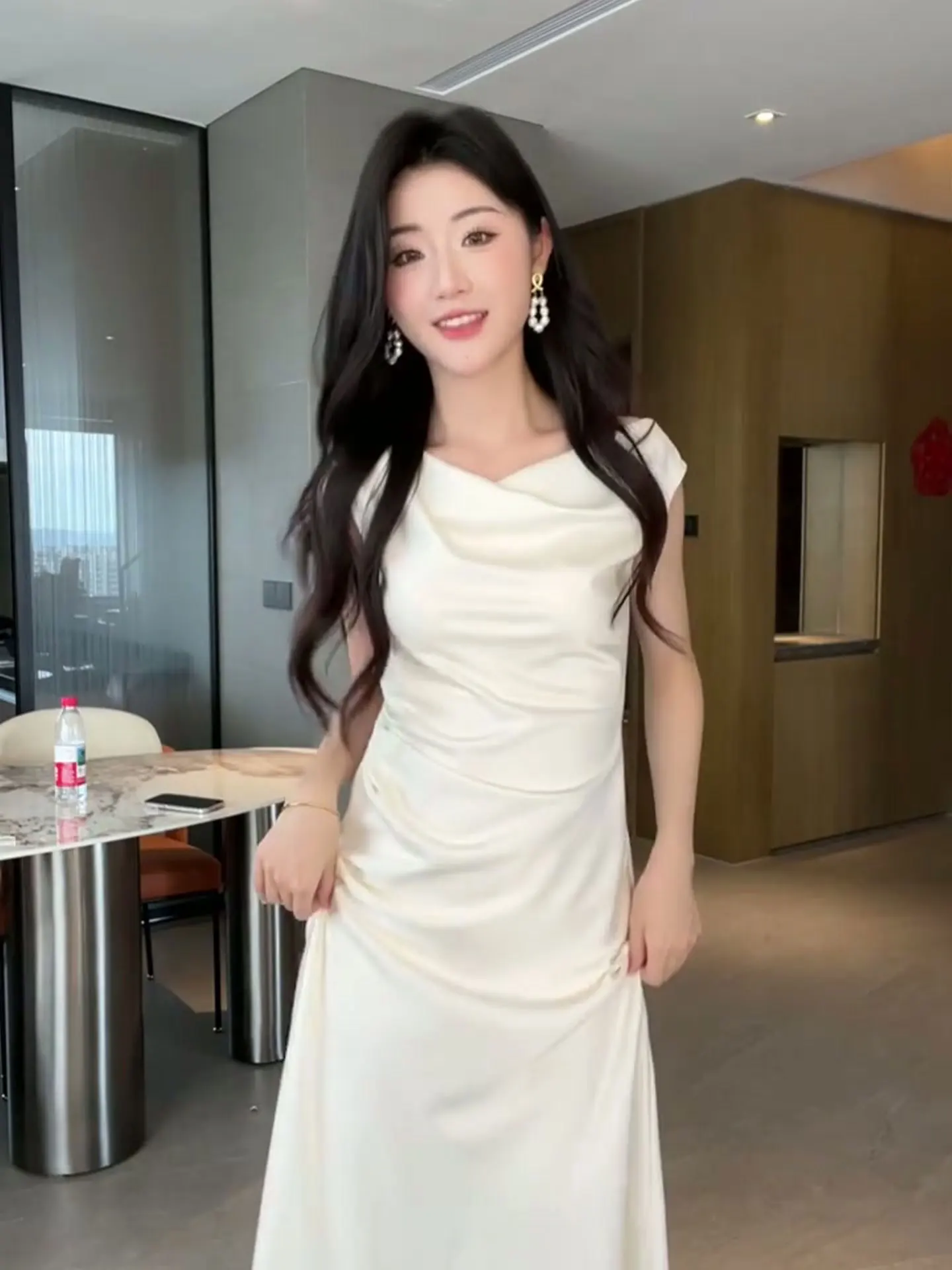 Wedding Dress White Satin Evening Gown for Engagement Certificate Registration Ceremony Bridal Shower And Wedding Reception
Wedding Dress White Satin Evening Gown for Engagement Certificate Registration Ceremony Bridal Shower And Wedding Reception