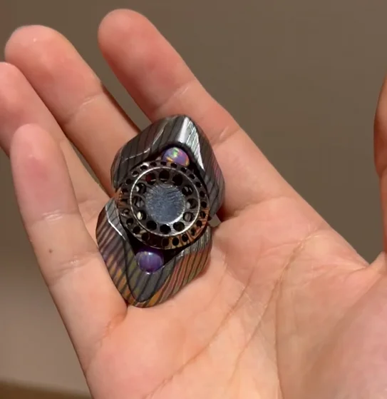 Used EDC Lark cycle β - Beta Zircuti spinner Fingertip gyroscope Decompression toys
Used EDC Lark cycle β - Beta Zircuti spinner Fingertip gyroscope Decompression toys