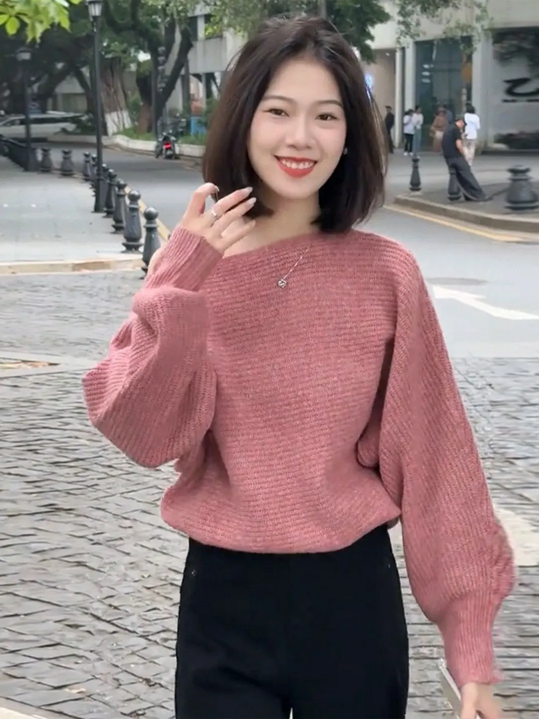 Pink Lazy Style Shoulder Bared Long Sleeve Knitted Sweater Women's Autumn Winter Loose Outerwear Inner Match Thickened Knitwe...
Pink Lazy Style Shoulder Bared Long Sleeve Knitted Sweater Women's Autumn Winter Loose Outerwear Inner Match Thickened Knitwe...