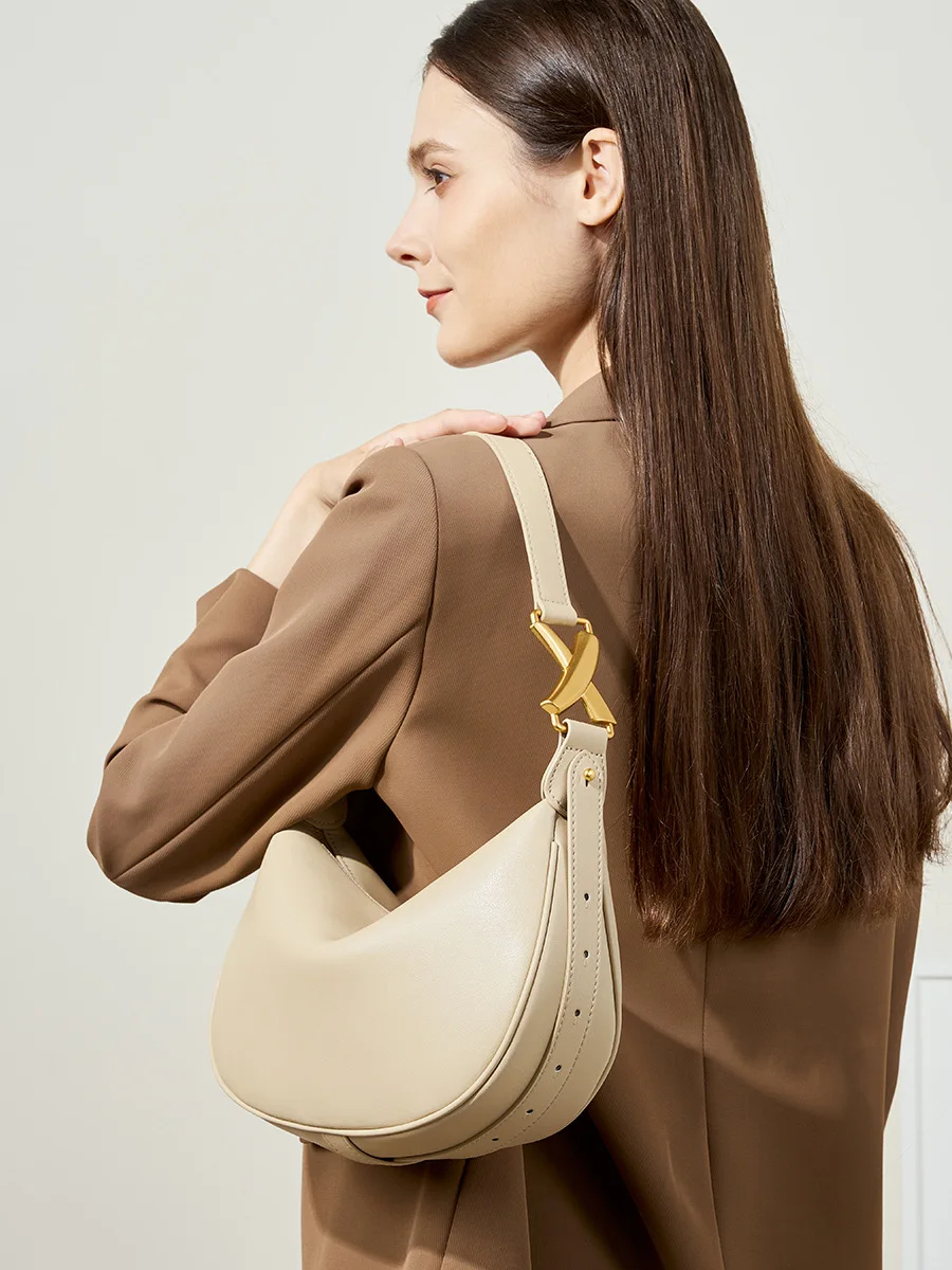 100% Genuine Leather Women Underarm Bag Luxury Ladies 2025 New Shoulder Bag high quality Women Commuter Bag For Shopping
100% Genuine Leather Women Underarm Bag Luxury Ladies 2025 New Shoulder Bag high quality Women Commuter Bag For Shopping
