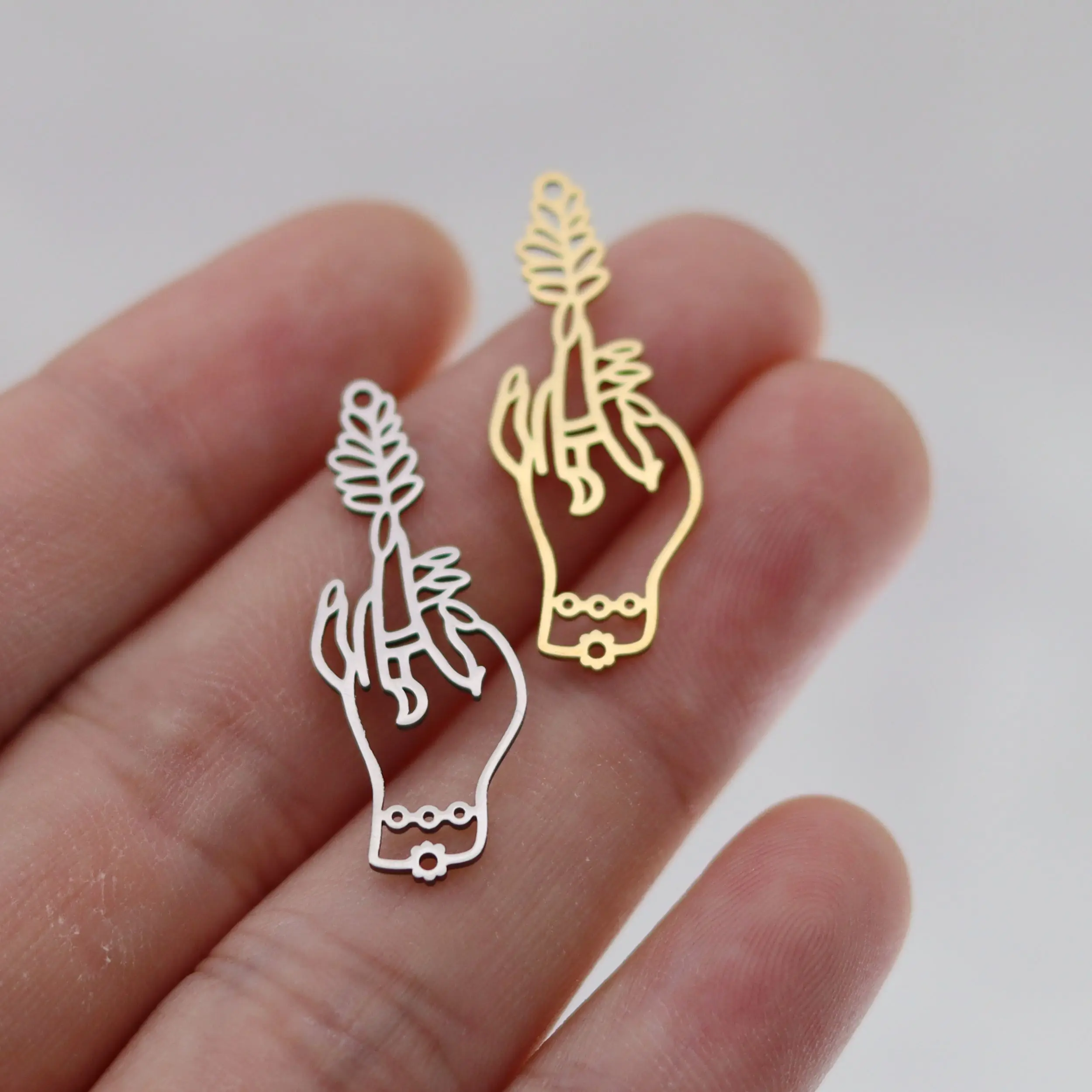 3pcs Vintage Lady Finger Leaf Stainless Steel Charms for Jewelry Making Earrings Bracelets Women Craft Pendant diy Accessories
3pcs Vintage Lady Finger Leaf Stainless Steel Charms for Jewelry Making Earrings Bracelets Women Craft Pendant diy Accessories