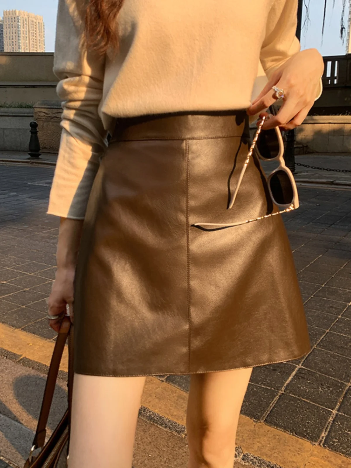 High Waist PU Leather Skirt Women's Spring Autumn Winter A-Line Skirt Slimming Elegant Style Commute Casual Wear
High Waist PU Leather Skirt Women's Spring Autumn Winter A-Line Skirt Slimming Elegant Style Commute Casual Wear